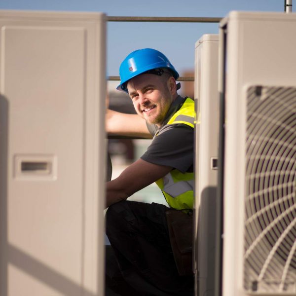 jobbing-servizio-climatizzazione-e-riscaldamento-compressed jobbing-servizio-climatizzazione-e-riscaldamento-compressed
