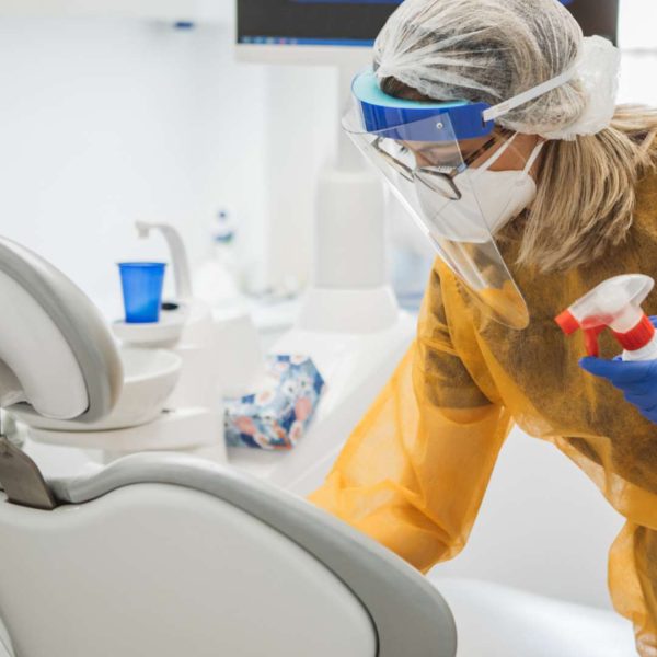 jobbing-servizio-sanificazione-disinfezione-azione-manuale