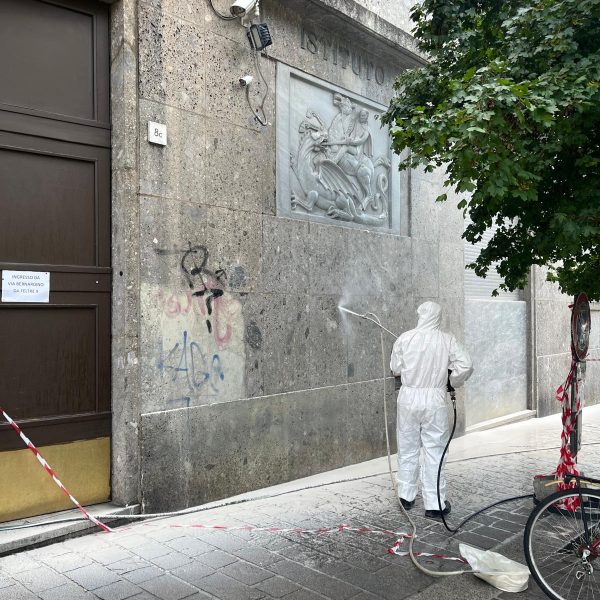 Servizio rimozione graffiti Jobbing